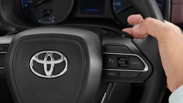 toyota-innova-02